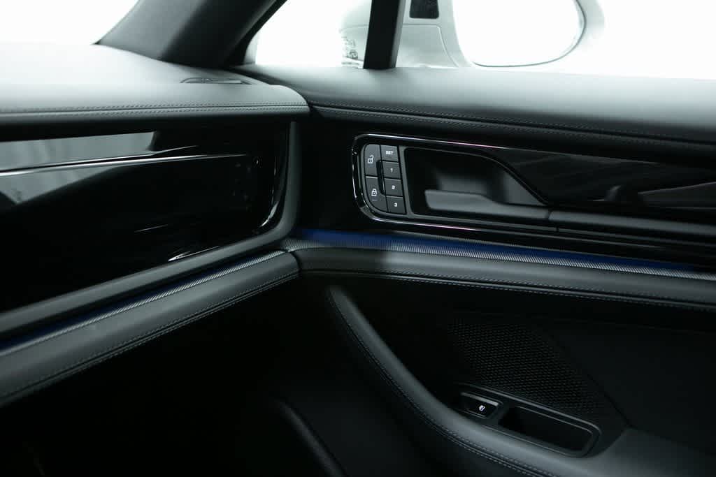 Thumbnail: 2025 Porsche Panamera - 29