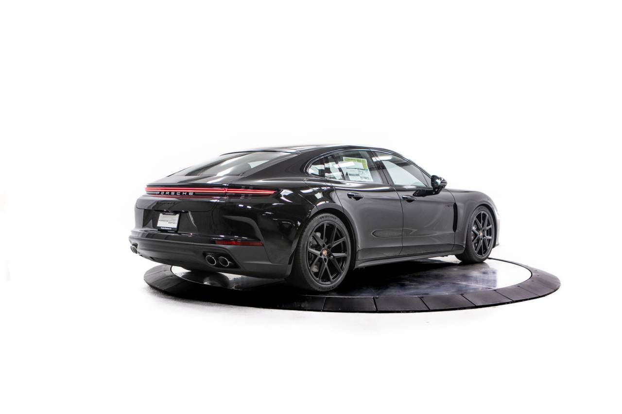Thumbnail: 2026 Porsche Panamera - 7
