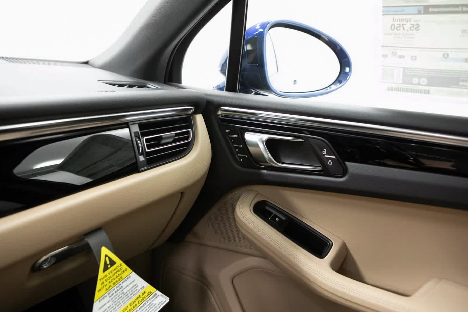 Thumbnail: 2025 Porsche Macan - 25