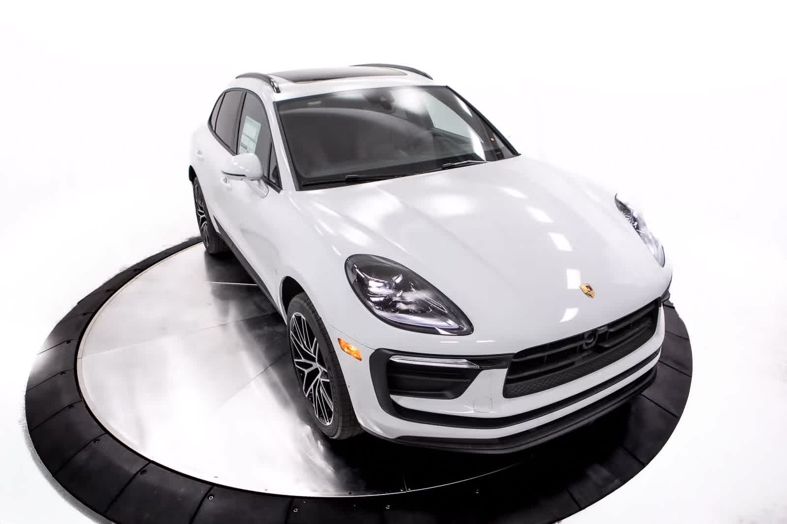 Thumbnail: 2025 Porsche Macan - 22