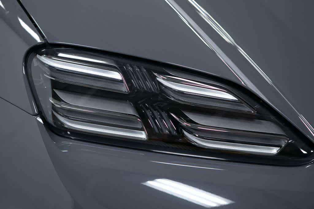 Thumbnail: 2025 Porsche Macan - 19