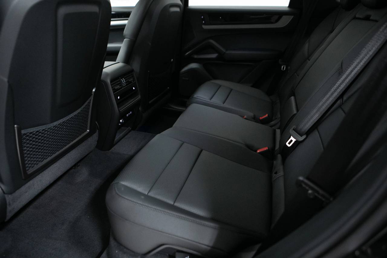 Thumbnail: 2026 Porsche Cayenne - 37