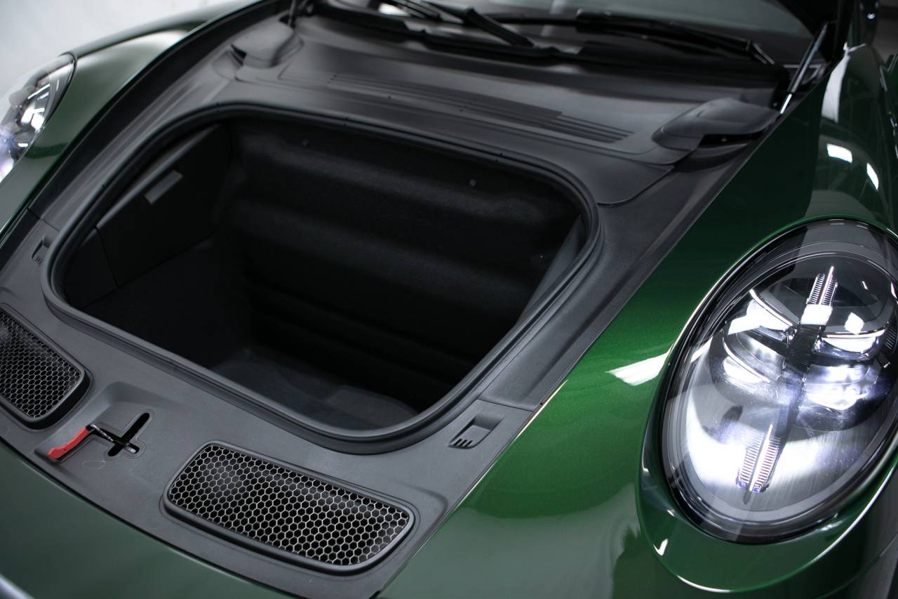 Thumbnail: 2026 Porsche 911 - 33