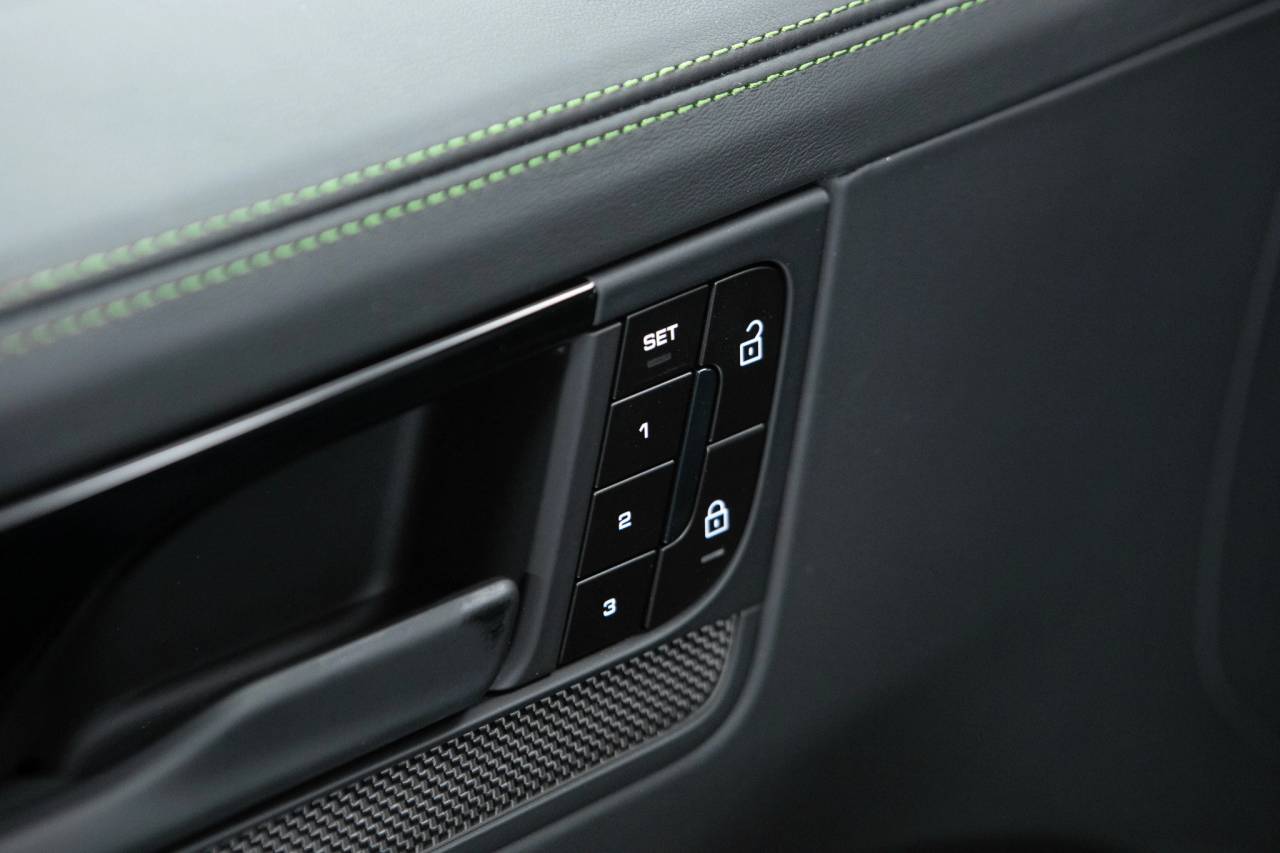 Thumbnail: 2025 Porsche Cayenne - 25