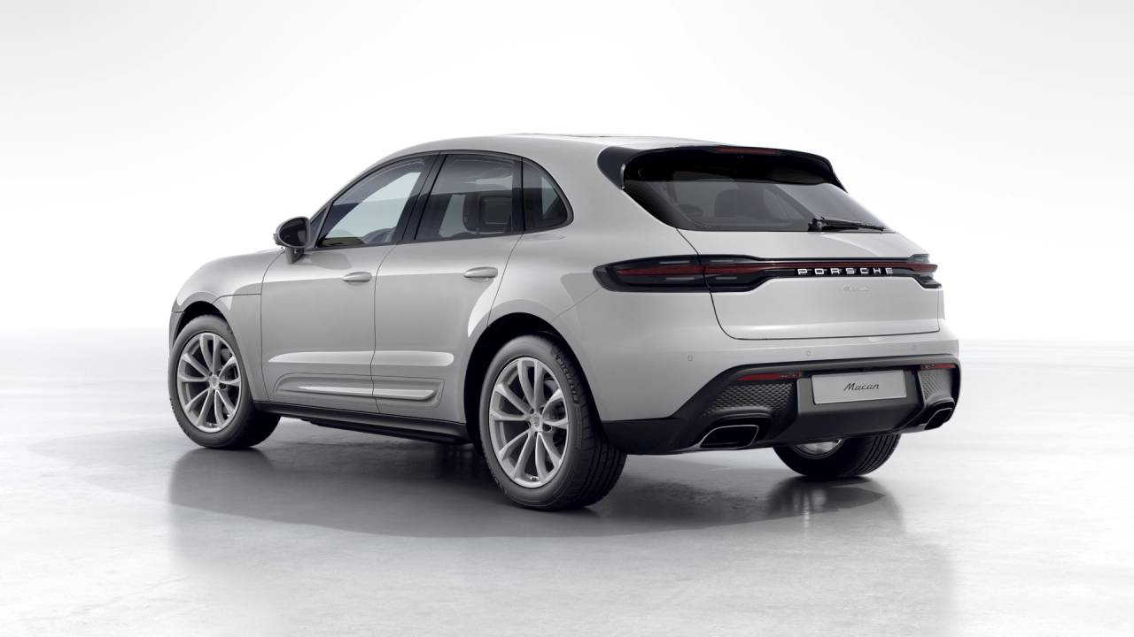 Thumbnail: 2026 Porsche Macan - 3
