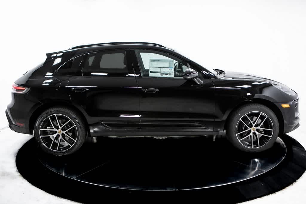 Thumbnail: 2025 Porsche Macan - 8