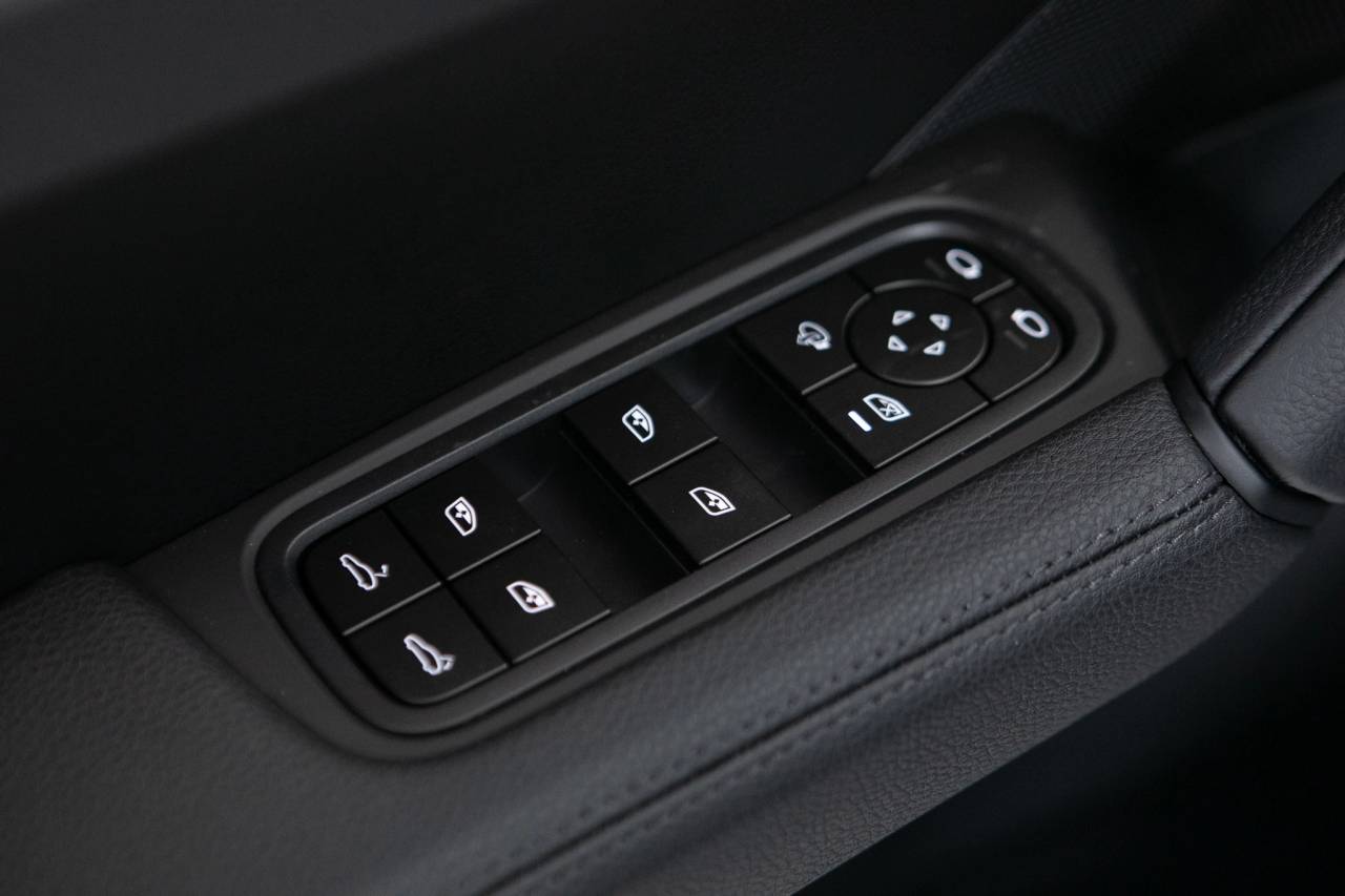 Thumbnail: 2026 Porsche  - 26