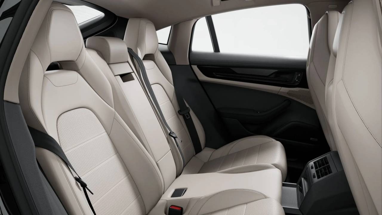 Thumbnail: 2026 Porsche Panamera - 10