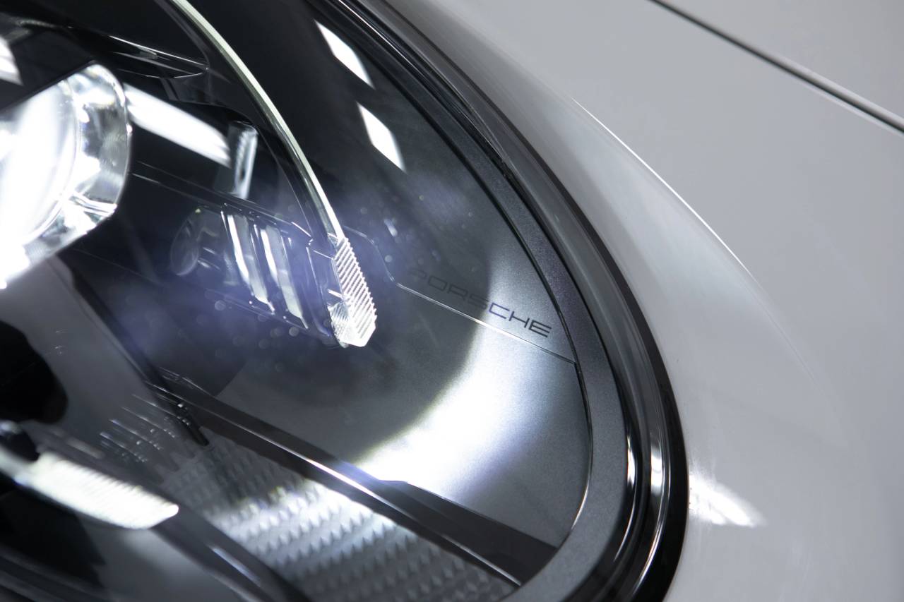 Thumbnail: 2026 Porsche 911 - 13