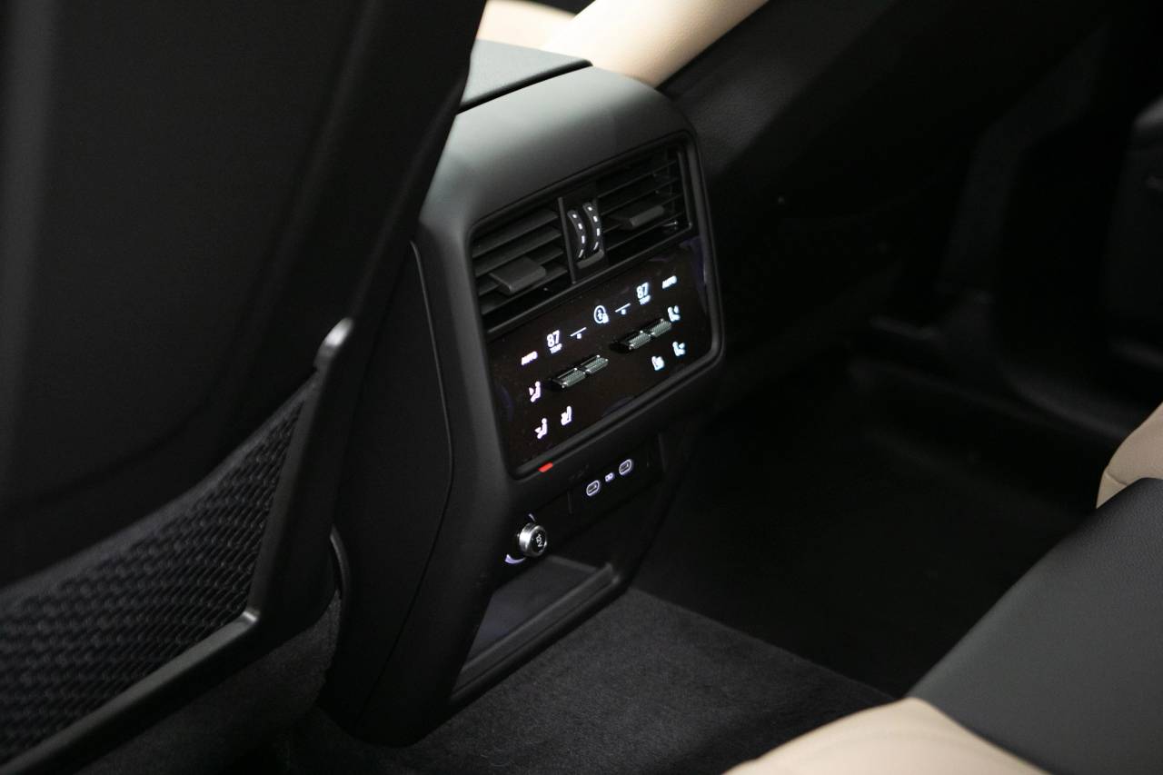 Thumbnail: 2026 Porsche Cayenne - 34