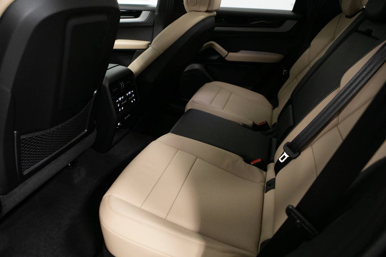 Thumbnail: 2026 Porsche Cayenne - 35