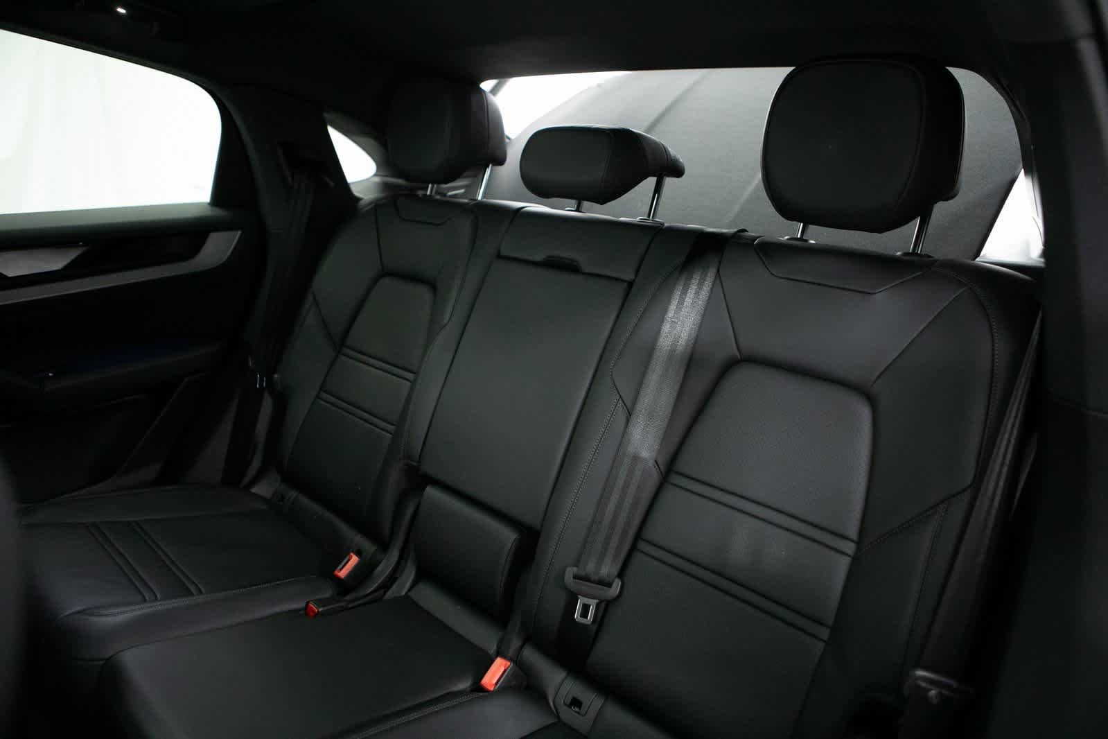 Thumbnail: 2025 Porsche Cayenne - 31