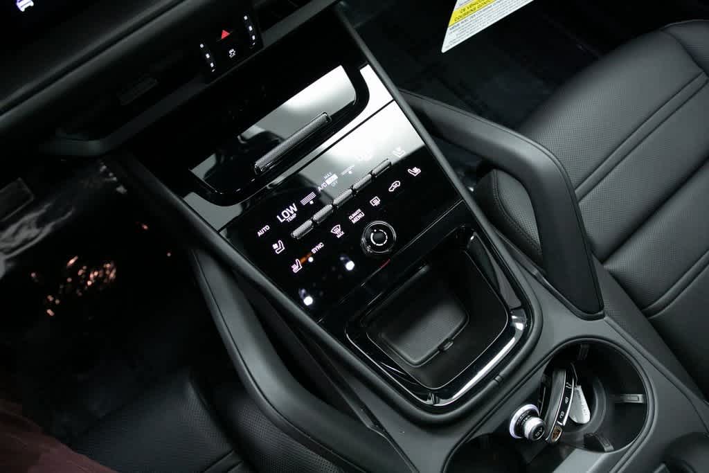Thumbnail: 2025 Porsche Cayenne - 22