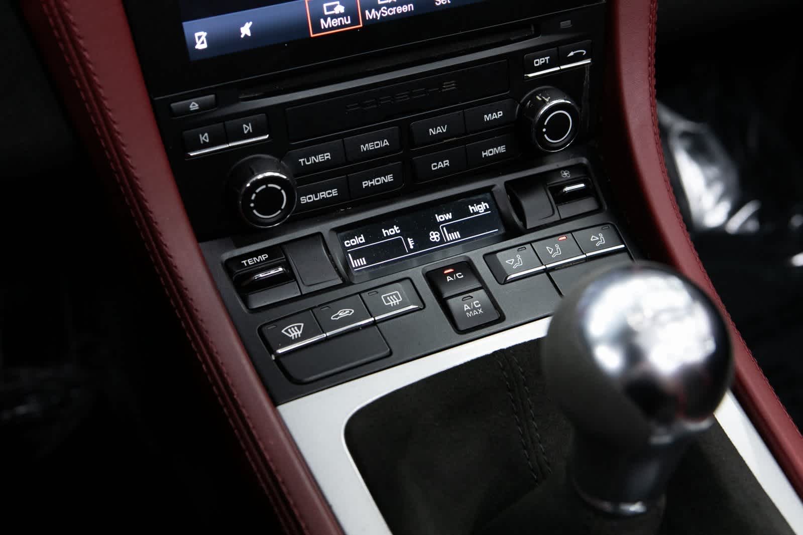 Thumbnail: 2022 Porsche  - 20