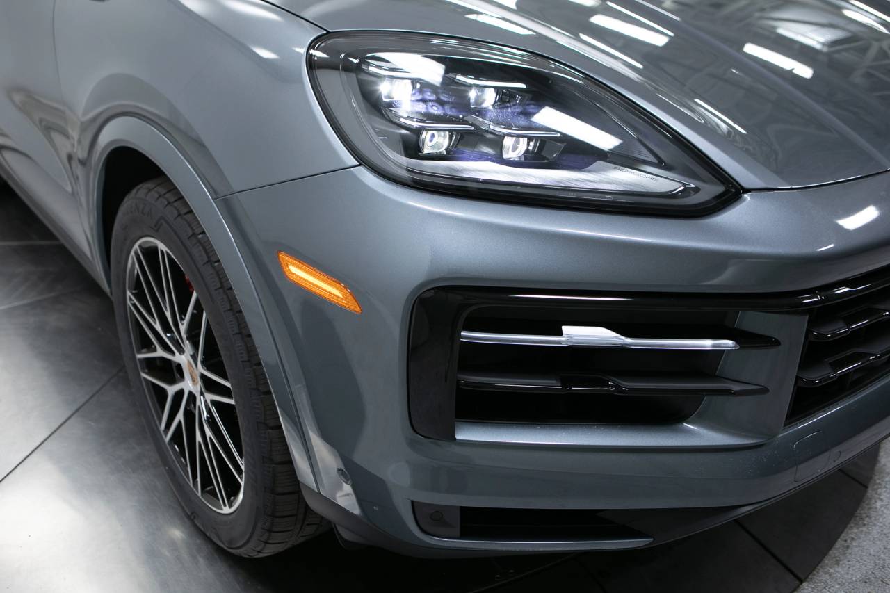 Thumbnail: 2026 Porsche Cayenne - 12