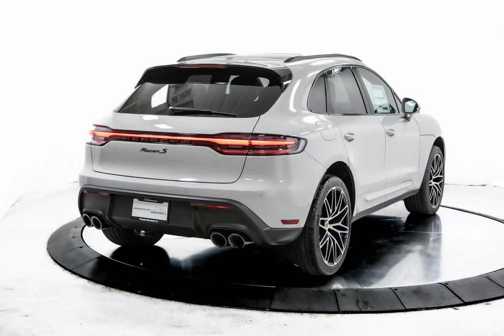 Thumbnail: 2025 Porsche Macan - 7