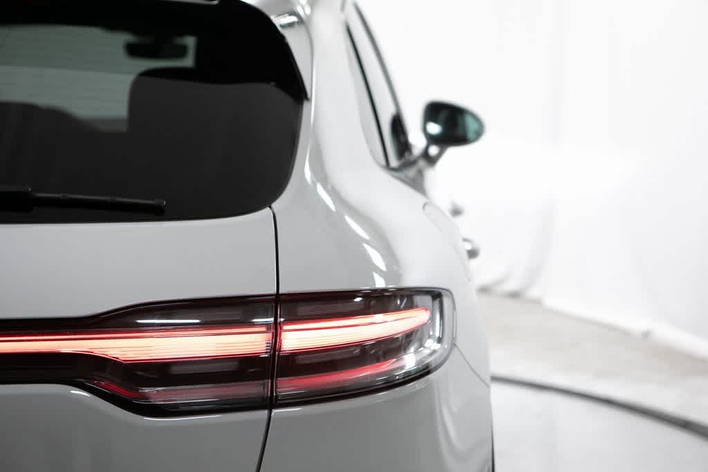 Thumbnail: 2025 Porsche Macan - 39