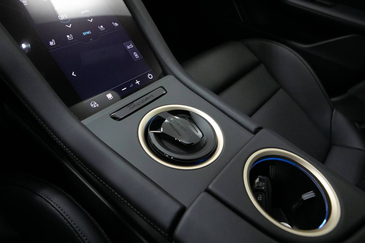 Thumbnail: 2026 Porsche Taycan - 33