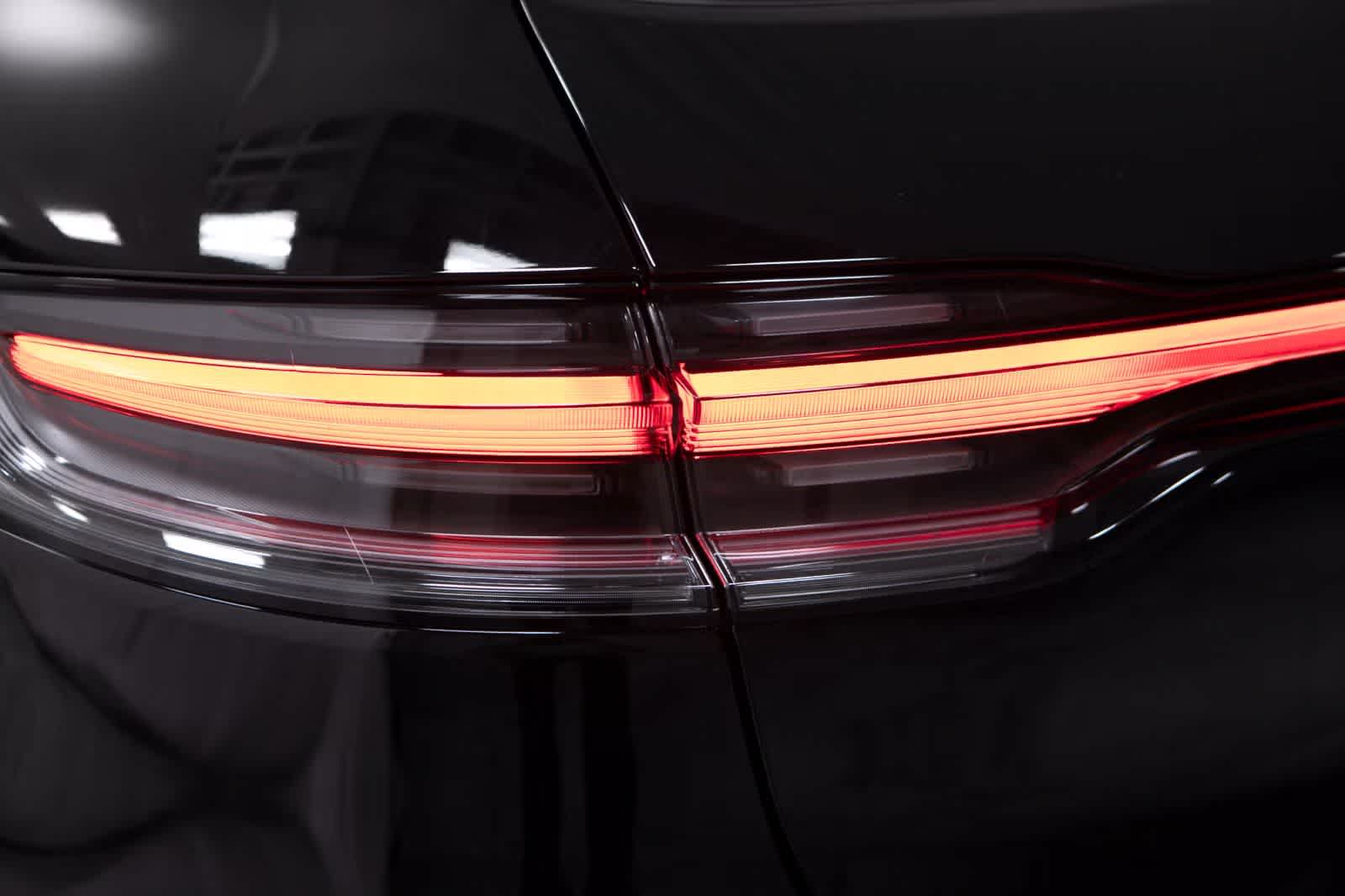 Thumbnail: 2026 Porsche Macan - 18