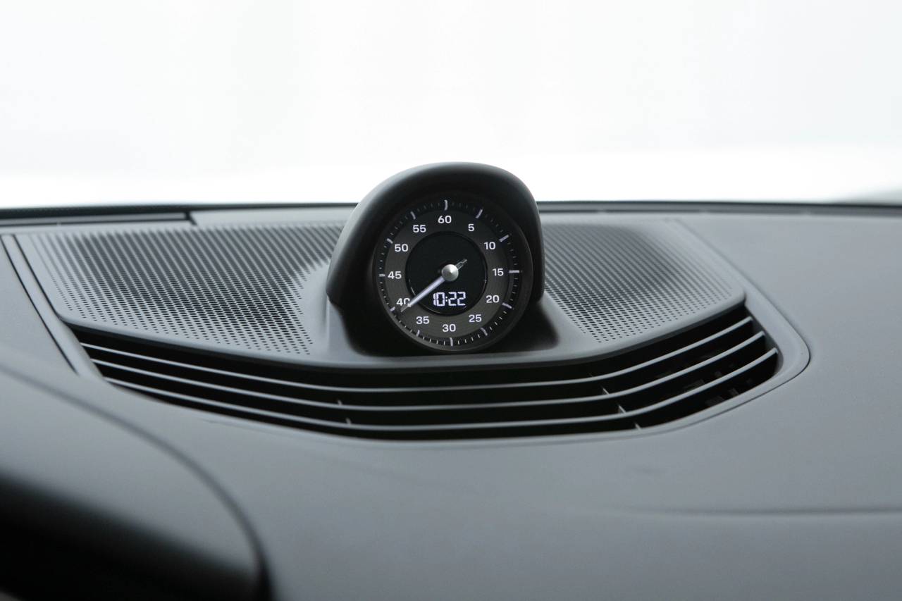 Thumbnail: 2026 Porsche Taycan - 31