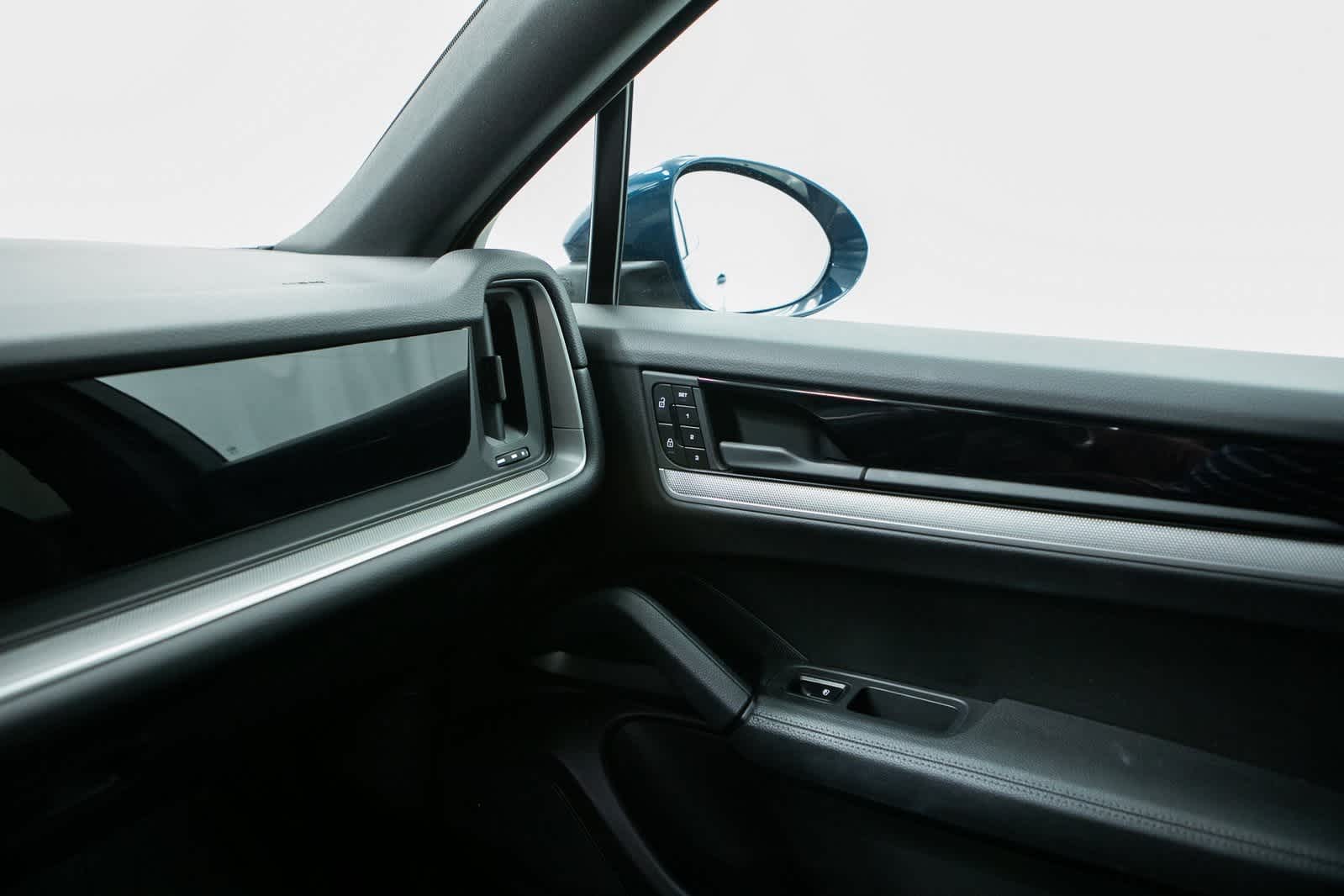 Thumbnail: 2024 Porsche Cayenne - 26