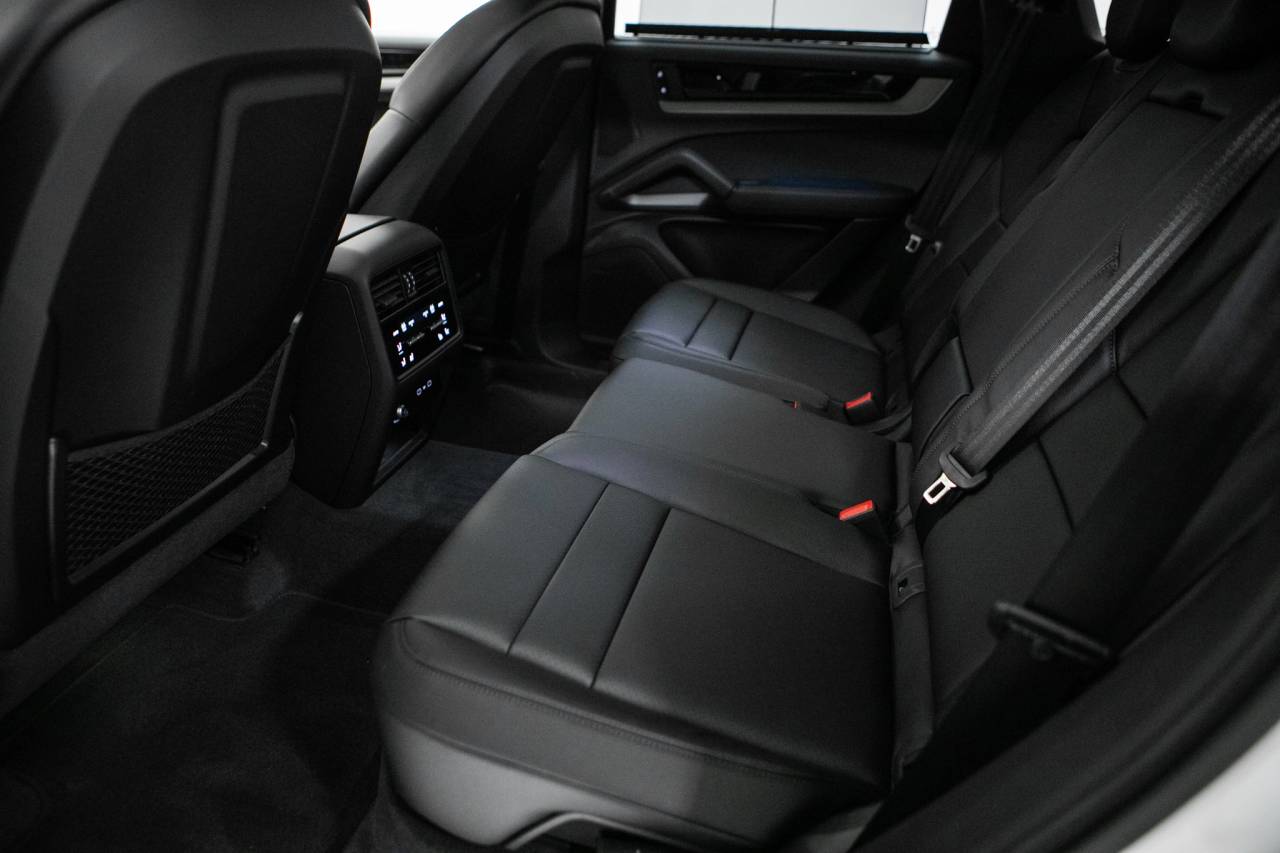Thumbnail: 2026 Porsche Cayenne - 36