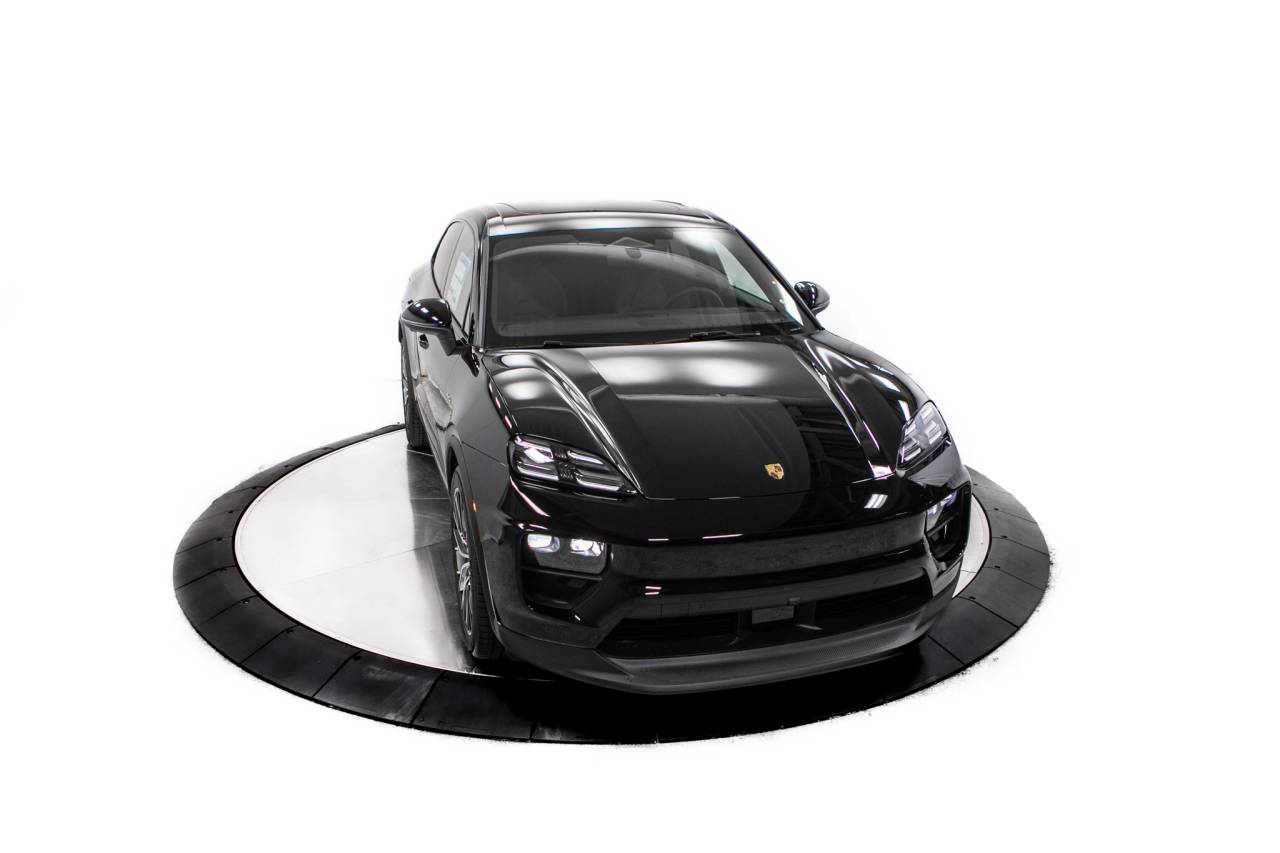 Thumbnail: 2026 Porsche Macan - 19