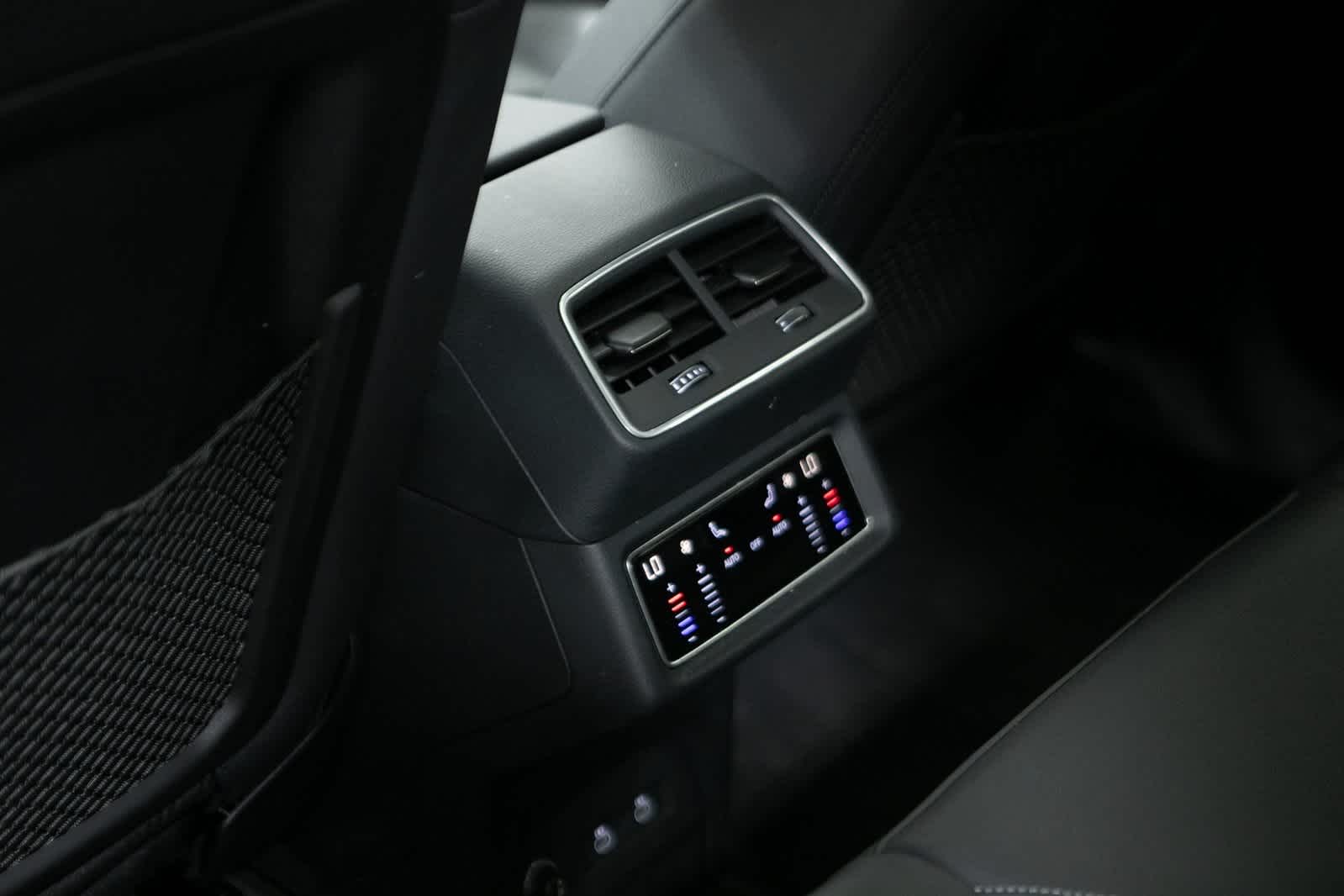 Thumbnail: 2022 Audi e-tron - 27