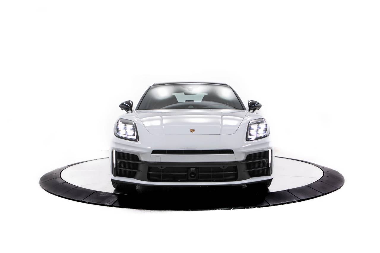 Thumbnail: 2026 Porsche Panamera - 10