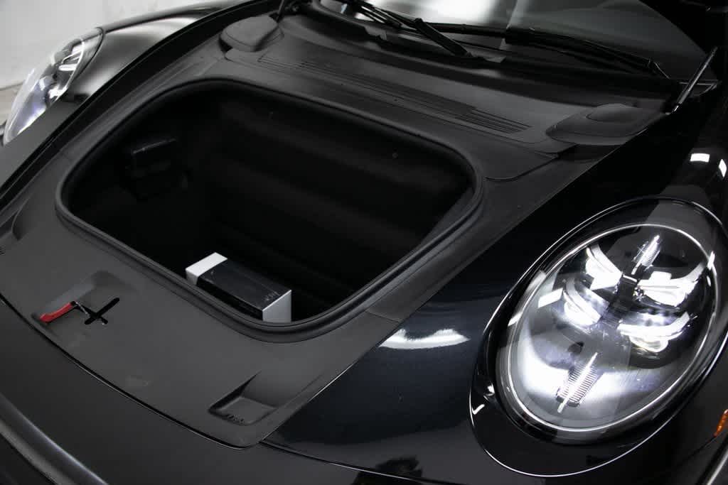 Thumbnail: 2025 Porsche 911 - 30