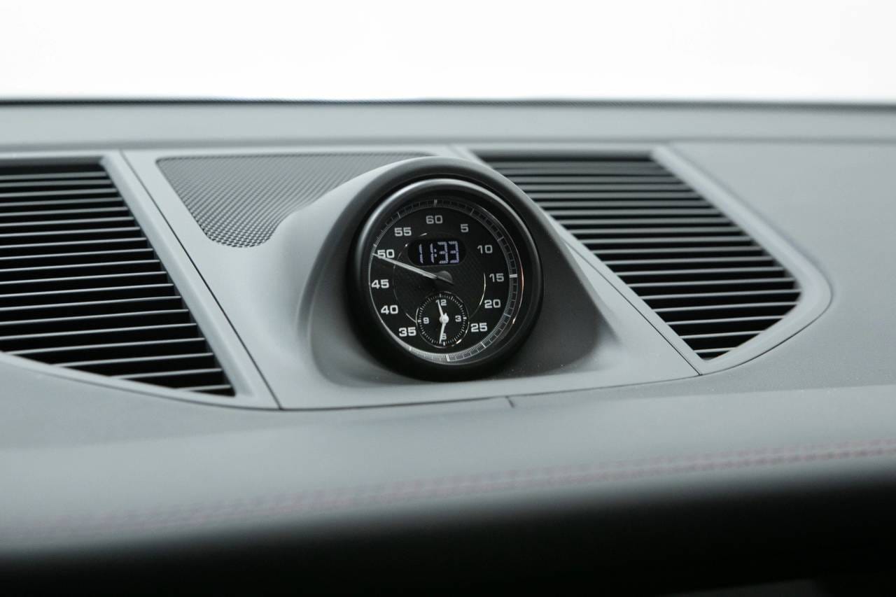 Thumbnail: 2026 Porsche Macan - 31