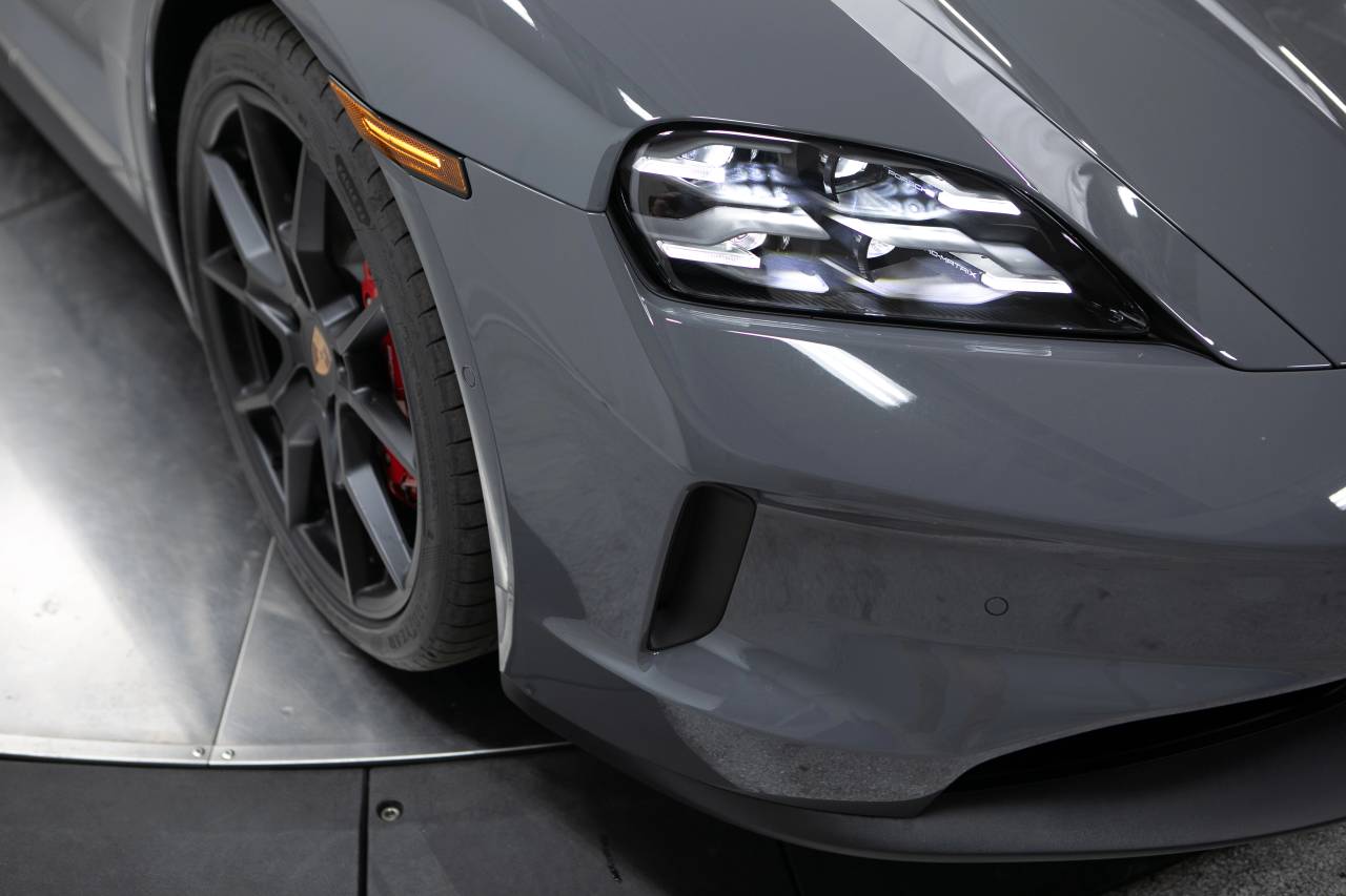Thumbnail: 2025 Porsche Taycan - 14