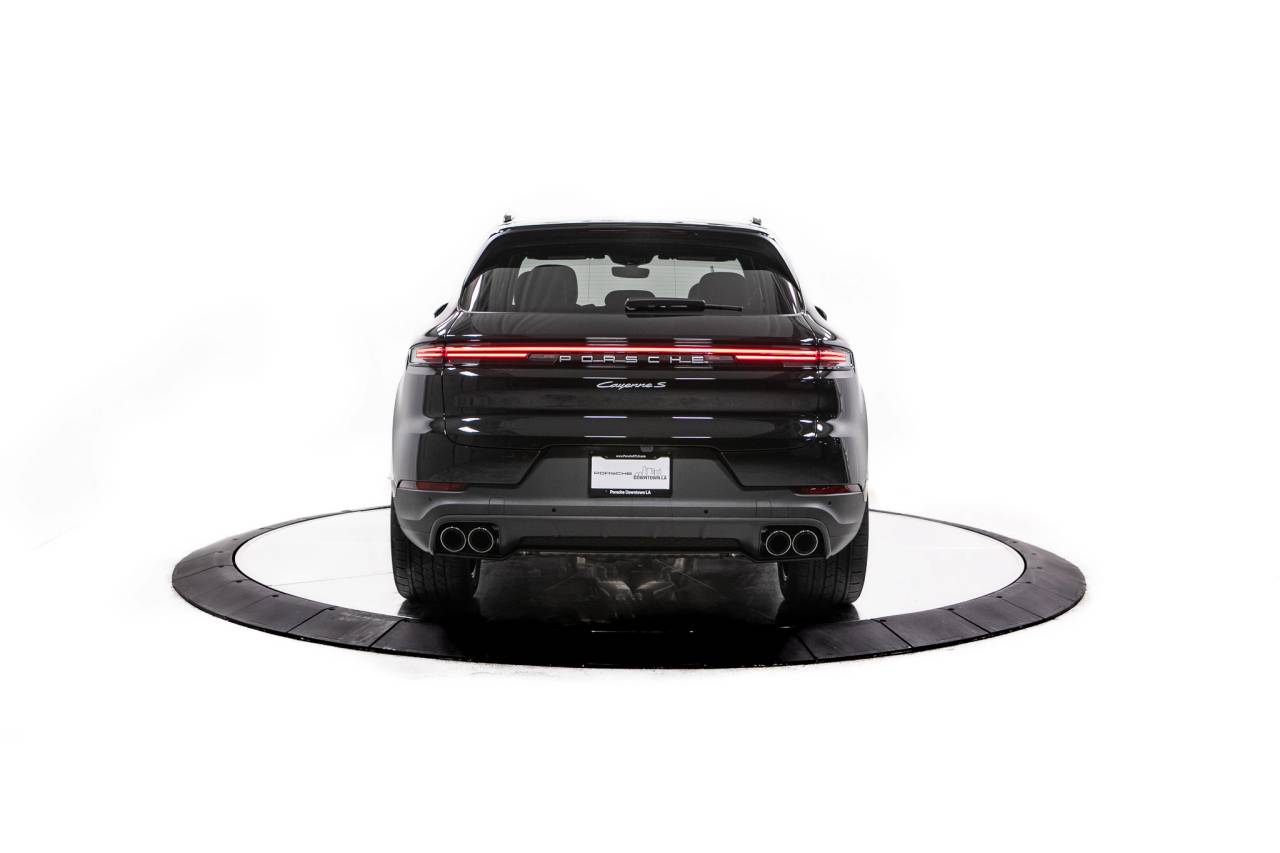 Thumbnail: 2026 Porsche Cayenne - 6