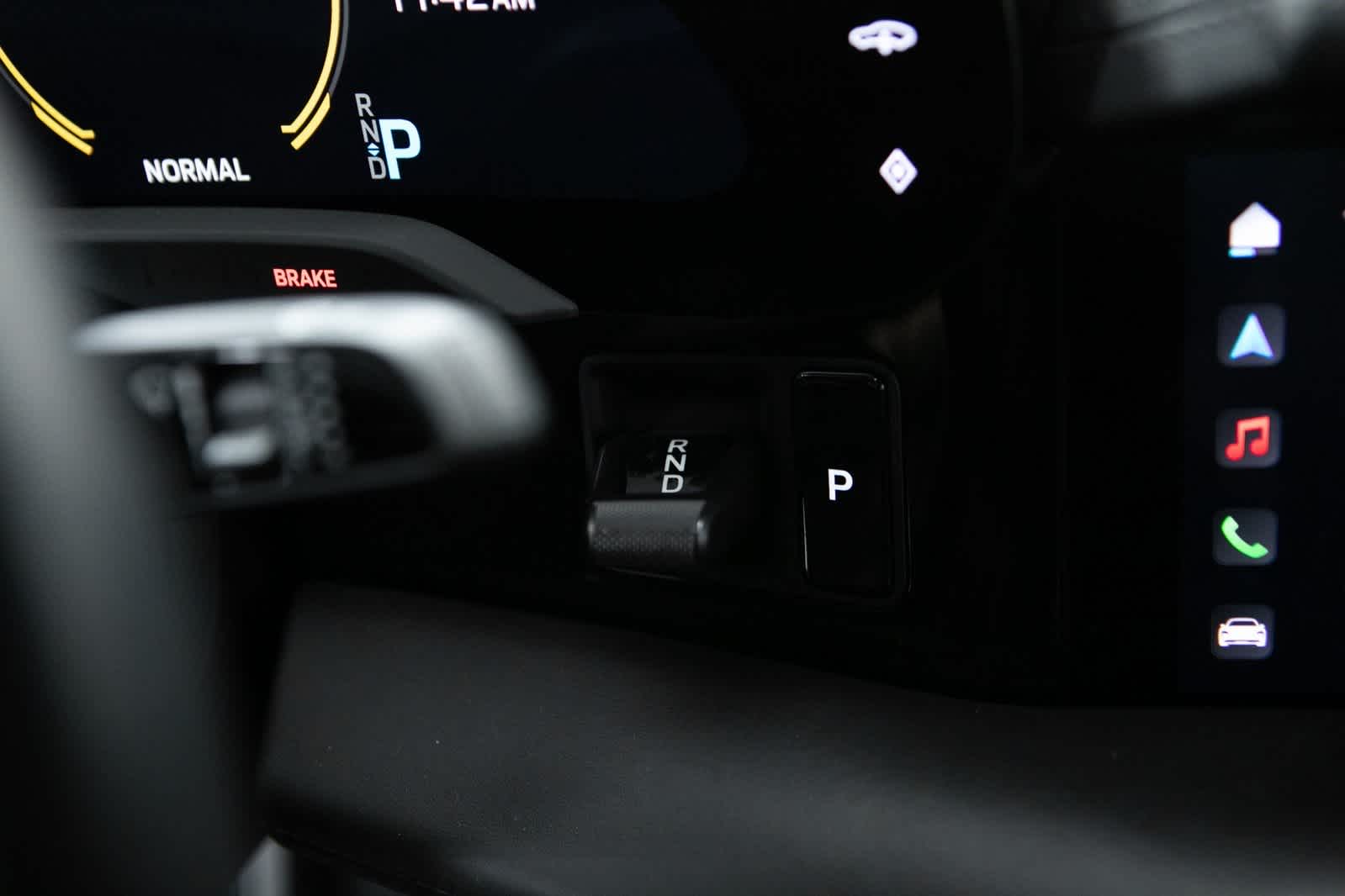 Thumbnail: 2022 Porsche Taycan - 26