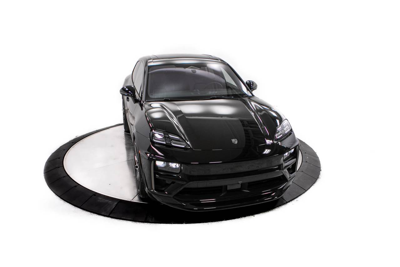 Thumbnail: 2026 Porsche Macan - 19