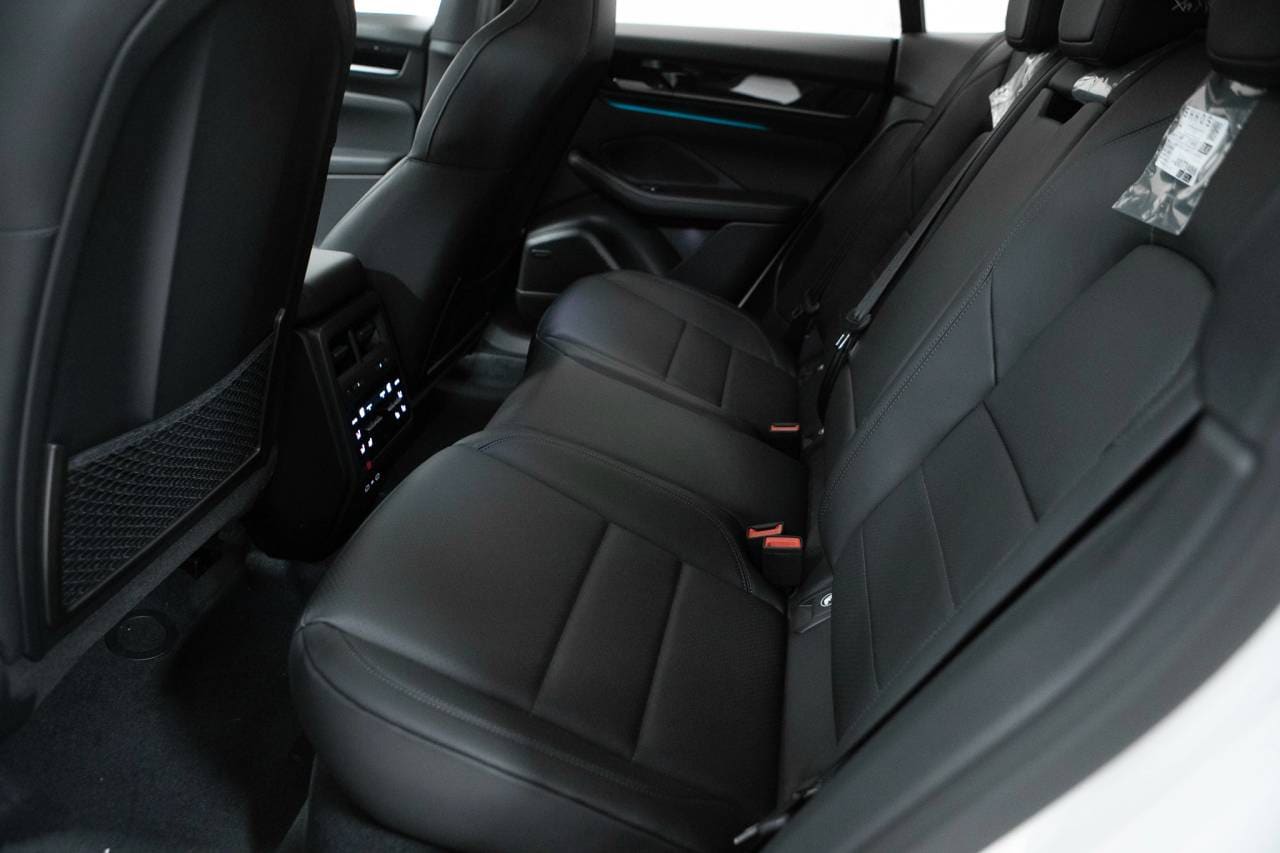 Thumbnail: 2026 Porsche Macan - 35