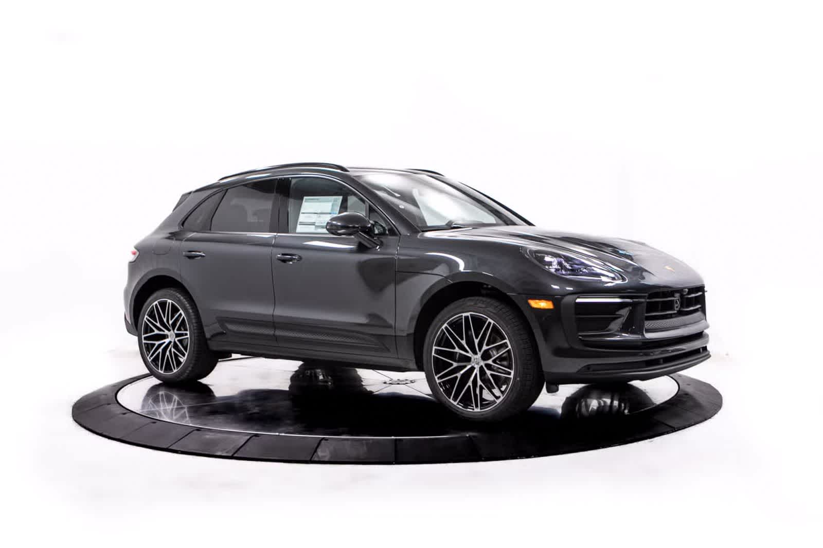 Thumbnail: 2026 Porsche Macan - 9