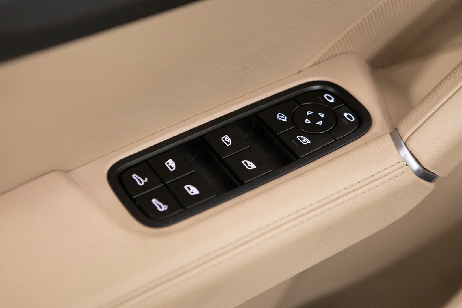 Thumbnail: 2022 Porsche Cayenne - 15