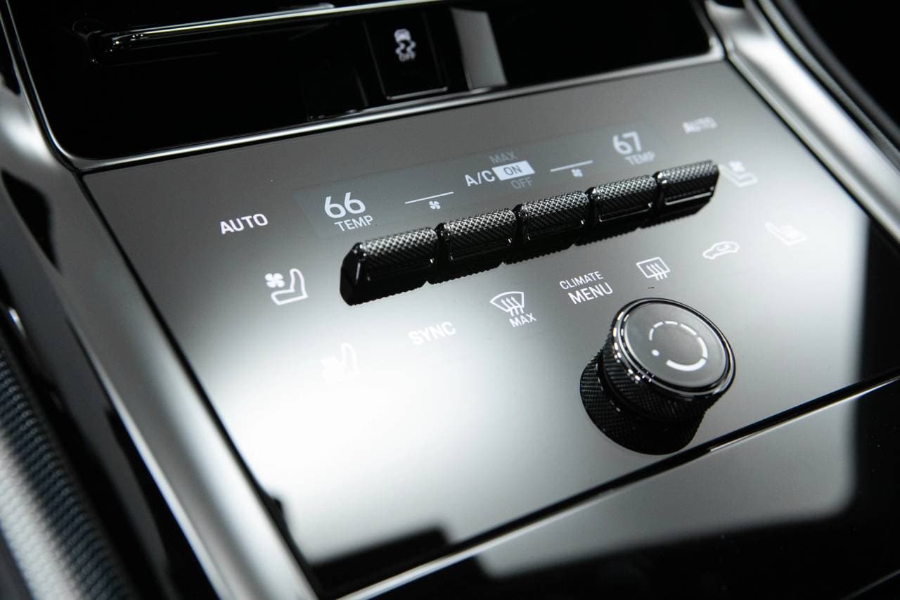 Thumbnail: 2026 Porsche Panamera - 28