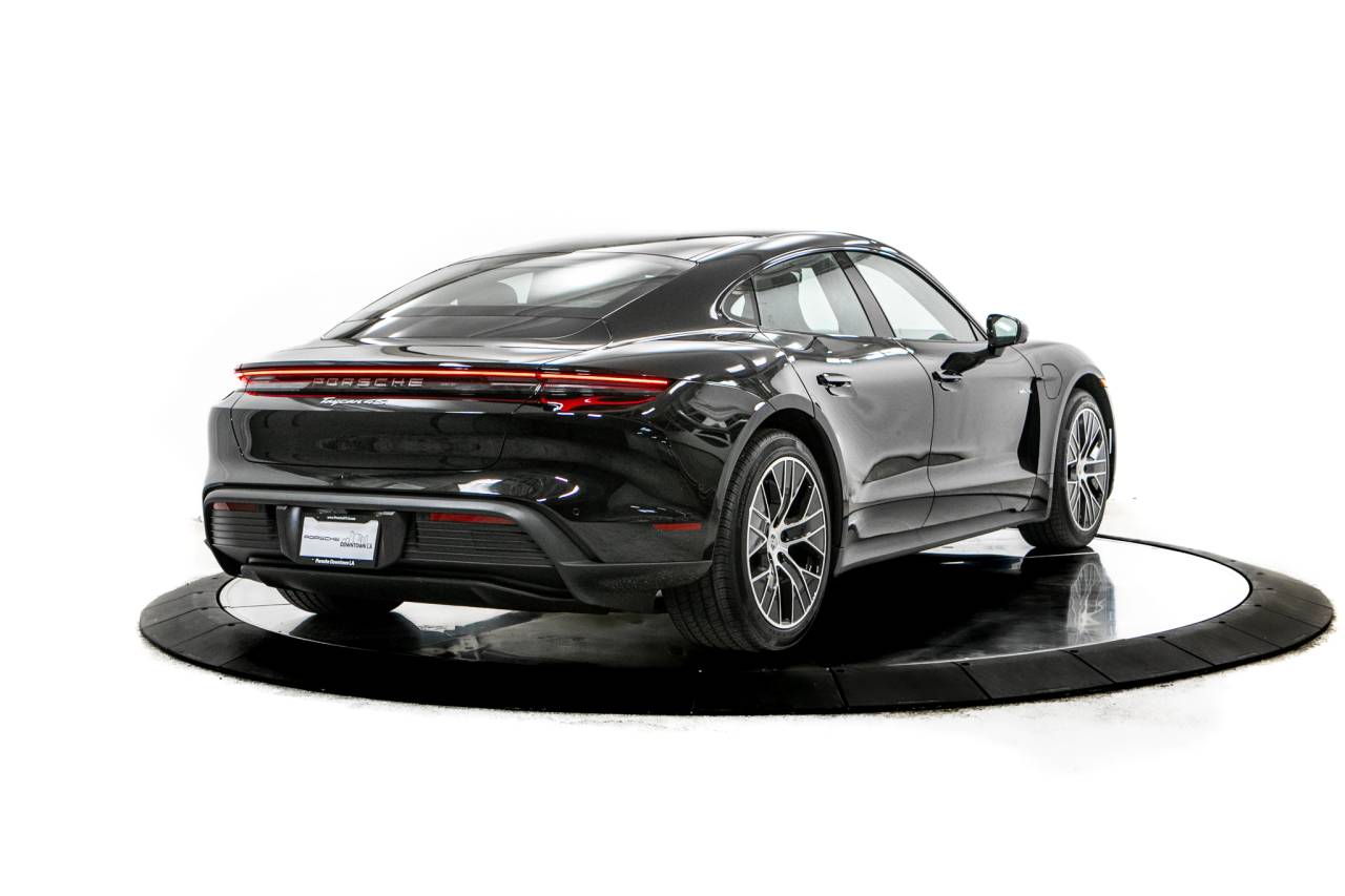 Thumbnail: 2026 Porsche Taycan - 7