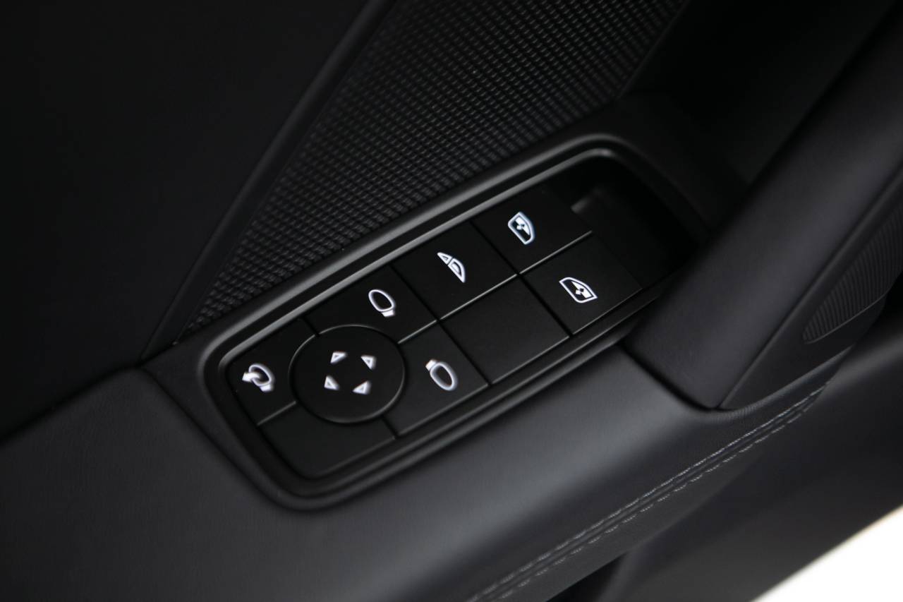 Thumbnail: 2026 Porsche 911 - 26