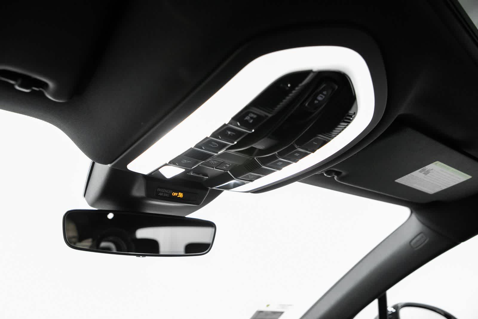 Thumbnail: 2026 Porsche Macan - 32