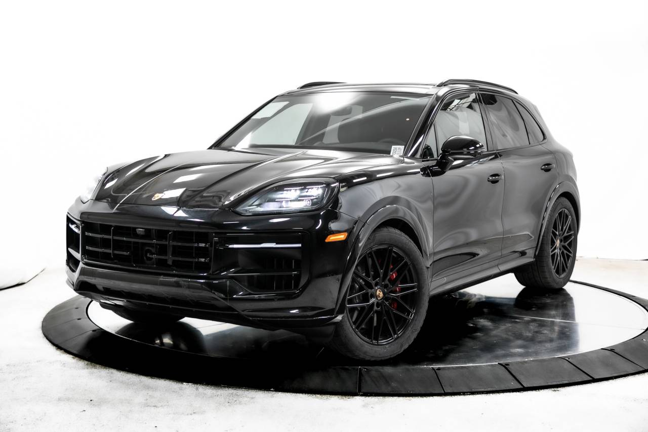 2025 Porsche Cayenne GTS