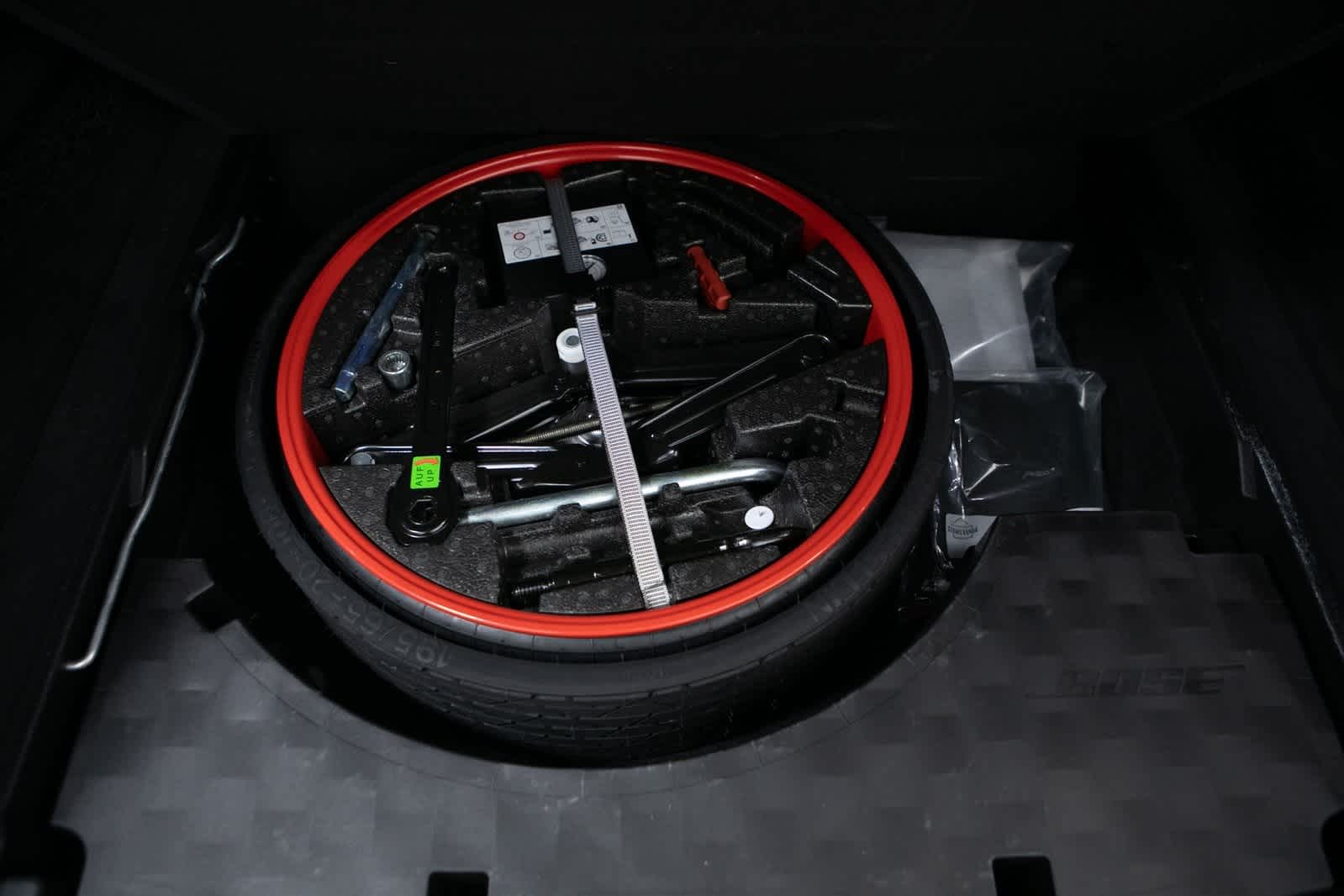 Thumbnail: 2022 Porsche Cayenne - 24