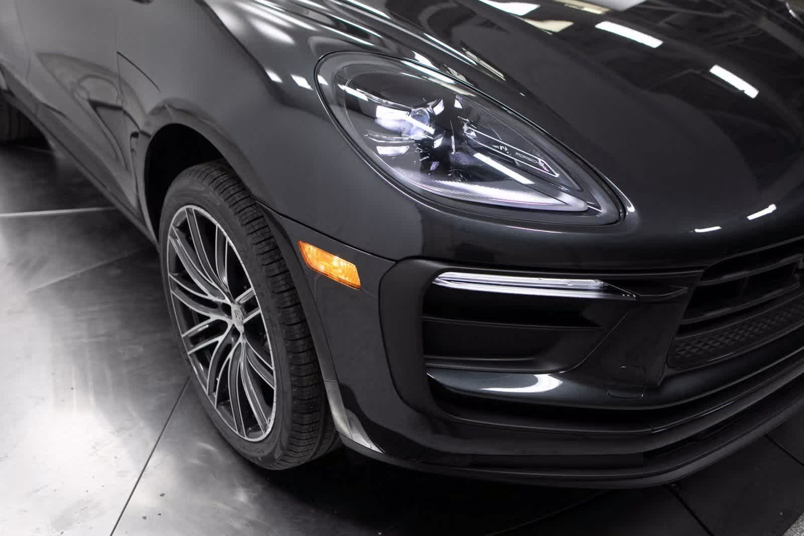 Thumbnail: 2025 Porsche Macan - 12