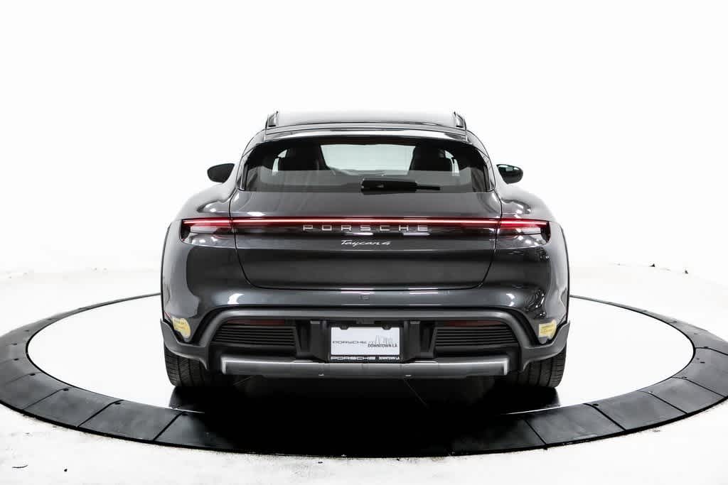Thumbnail: 2022 Porsche Taycan - 6