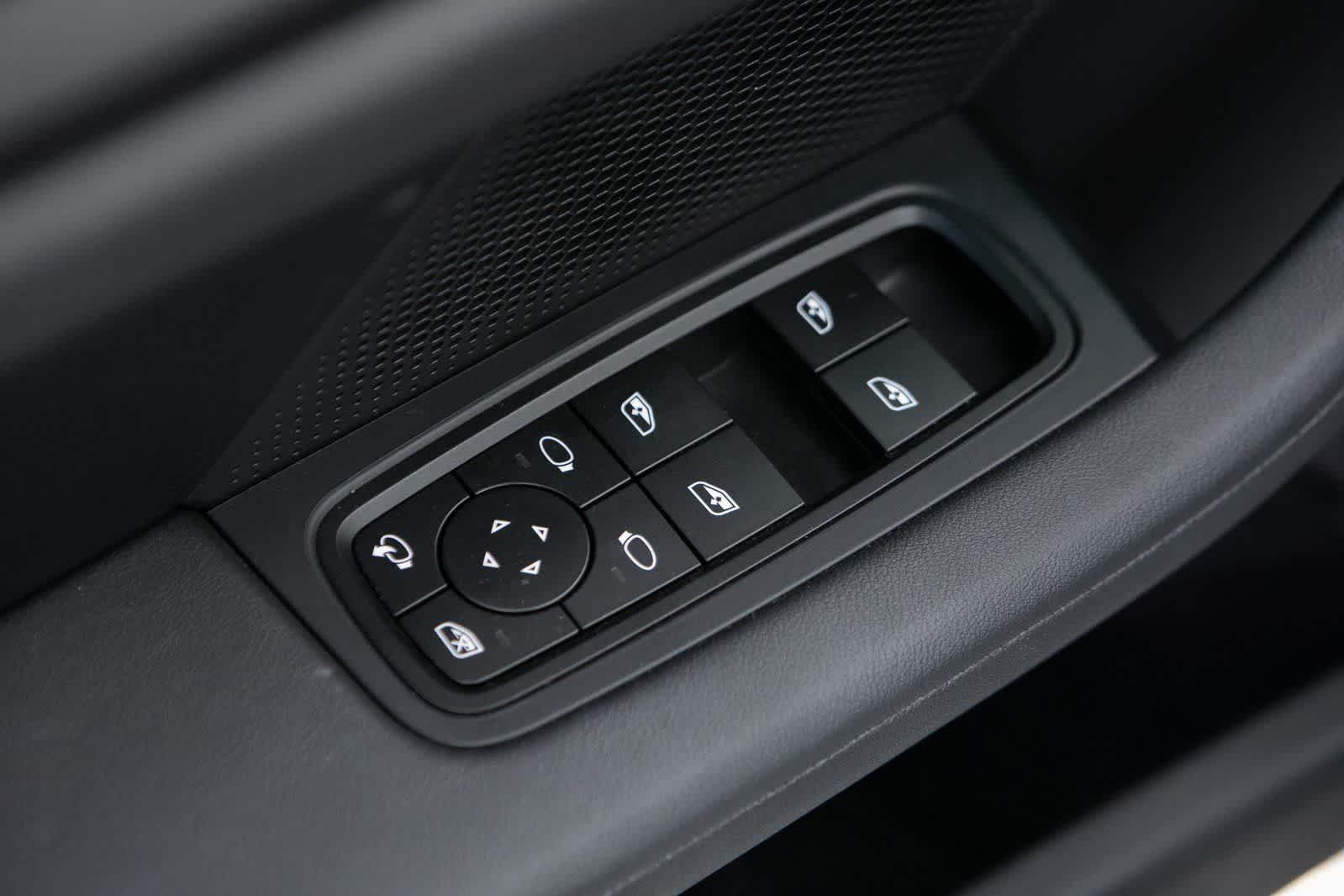 Thumbnail: 2024 Porsche Taycan - 18