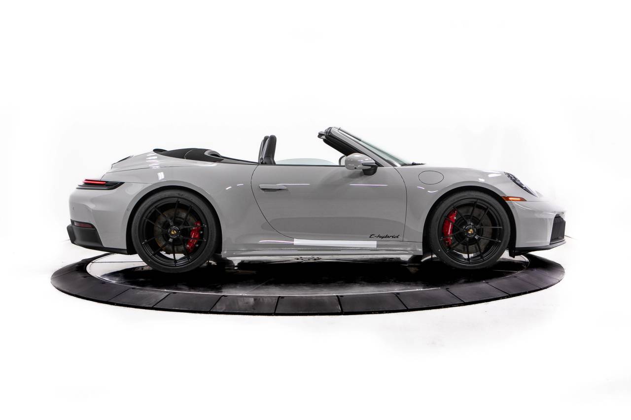 Thumbnail: 2026 Porsche 911 - 8