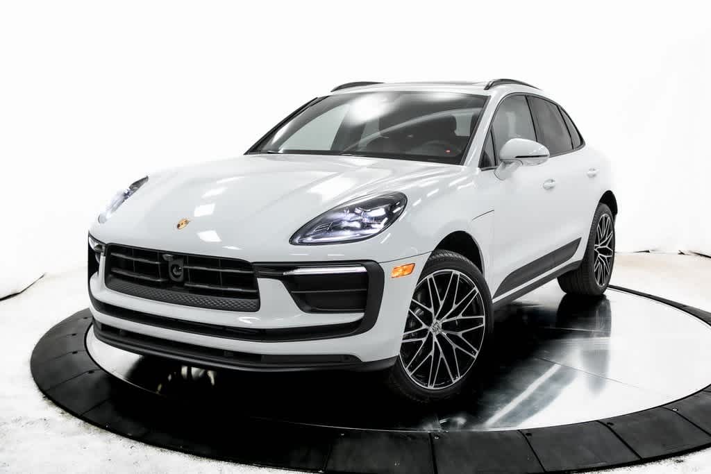 Thumbnail: 2025 Porsche Macan - 1