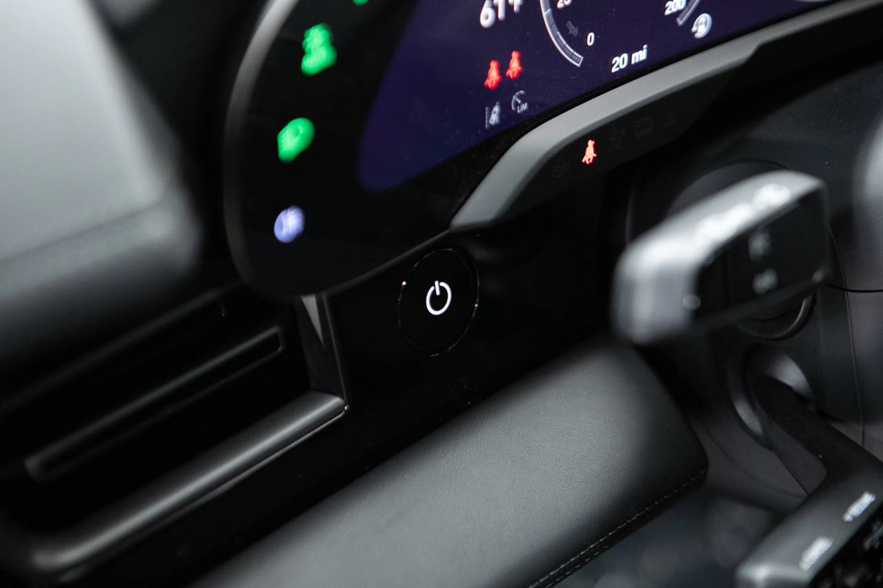 Thumbnail: 2026 Porsche Taycan - 27